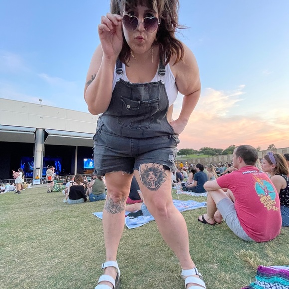 Meet your Posher, Allison - Picture 5 of 6